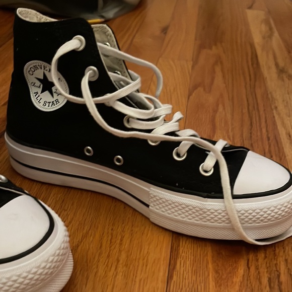 Platform Converse Brand New Never Worn - Picture 2 of 4